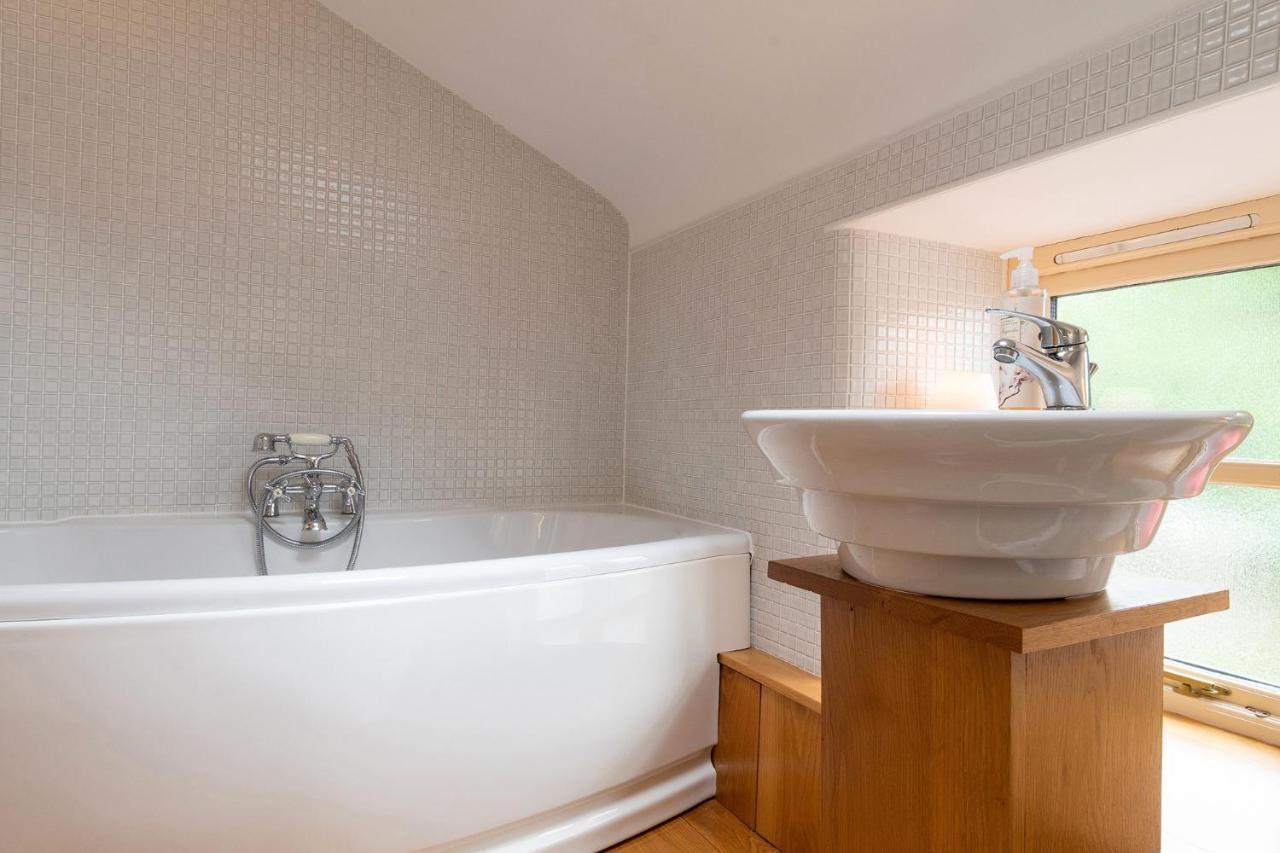 Finest Retreats - The Cottage - Luxury 1 Bed Cottage Rhydymwyn Exteriör bild